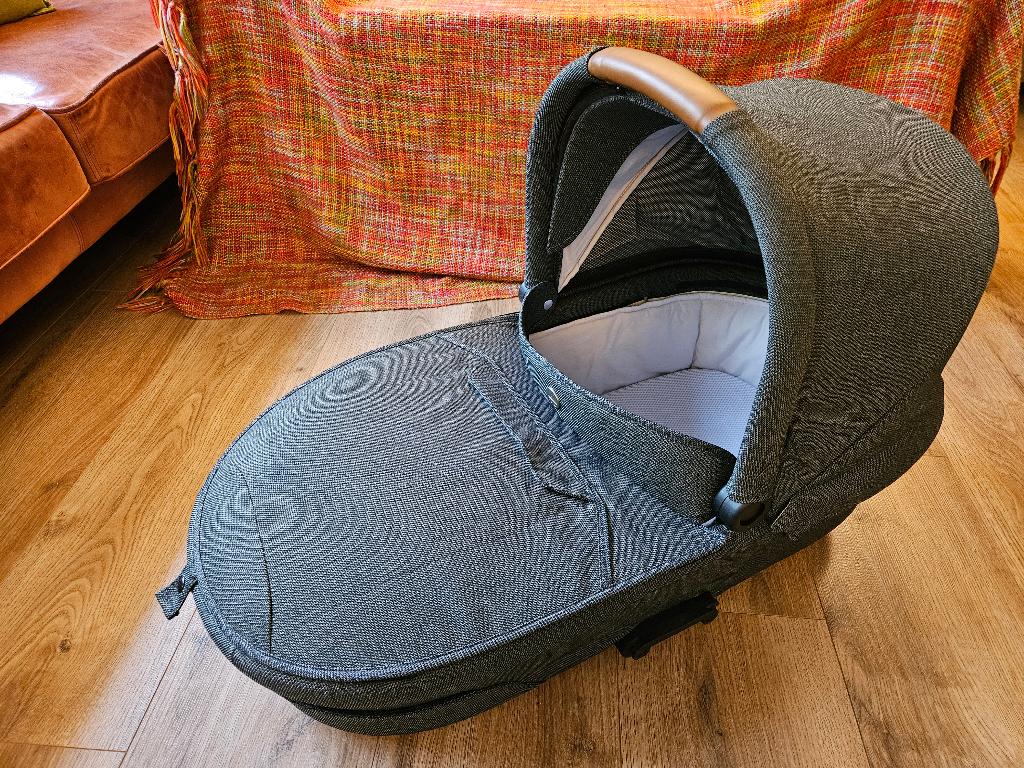 Mutsy Icon reiswieg - urban grey, Gebruikt, Ophalen of Verzenden, Combiwagen, Met reiswieg