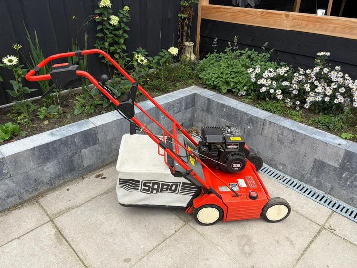 Sabo verticuteermachine met opvangbak, Tuin en Terras, Grasmaaiers, Zo goed als nieuw, 50 cm of meer, Ophalen of Verzenden