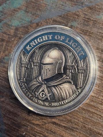 Knight of Light Zilverkleurige Munt beschikbaar voor biedingen