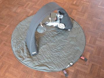Done by Deer Baby Speelmat met Boog. Babygym beschikbaar voor biedingen