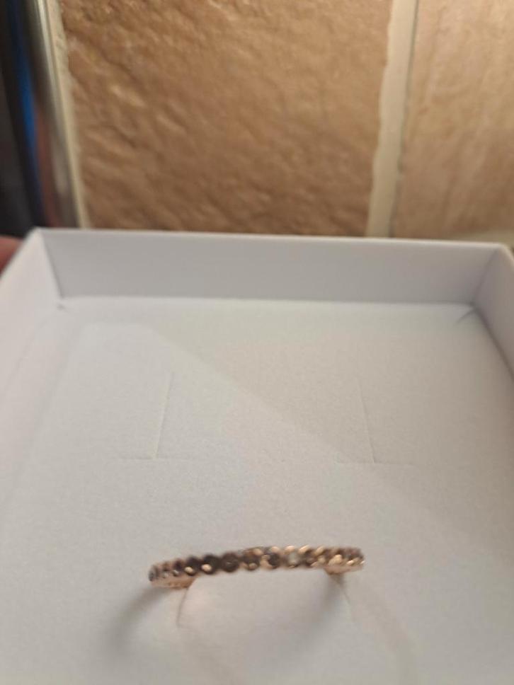 Nieuwe ixxxi ring circle stone peach 2 mm vulring / maat 17, Sieraden, Tassen en Uiterlijk, Ringen, Nieuw, Dame, 17 tot 18, Overige kleuren