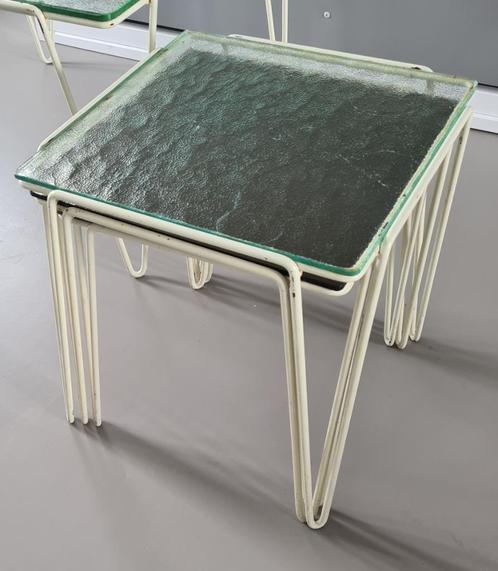 Zeldzaam: vintage set  3 bijzettafels A. Bueno de Mesquita, Huis en Inrichting, Tafels | Bijzettafels, Gebruikt, Vierkant, Minder dan 45 cm