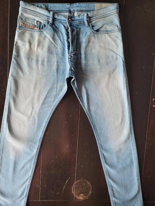ZGAN LICHTGEBLEEKTE DIESEL TEPPHAR SLIM CARROT STRETCH 32/32, Kleding | Heren, Spijkerbroeken en Jeans, Zo goed als nieuw, W32 (confectie 46) of kleiner
