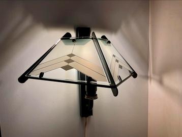 Vintage wandlamp glas en metaal zwart jaren tachtig