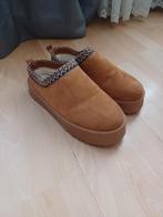 Slippers dikke zool., Slippers, Ophalen of Verzenden, Zo goed als nieuw