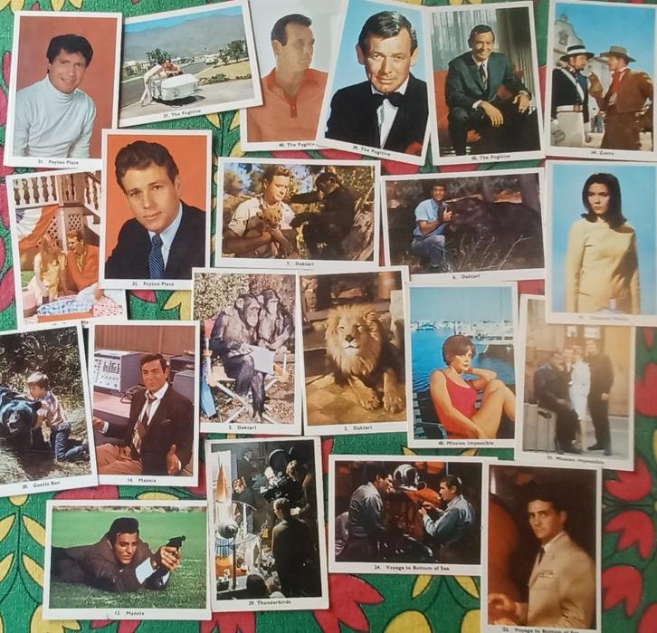 21 vintage plaatjes van tv-series uit de jaren '60 en '70, Hobby en Vrije tijd, Stickers en Plaatjes, Zo goed als nieuw, Plaatje