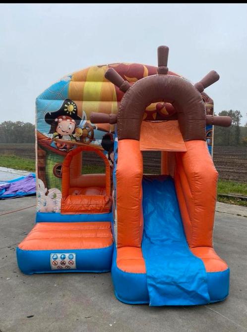 Piraten springkussen🏴‍☠️ 4x3m perfect in de achtertuin!, Hobby en Vrije tijd, Feestartikelen | Verhuur, Zo goed als nieuw, Verjaardag