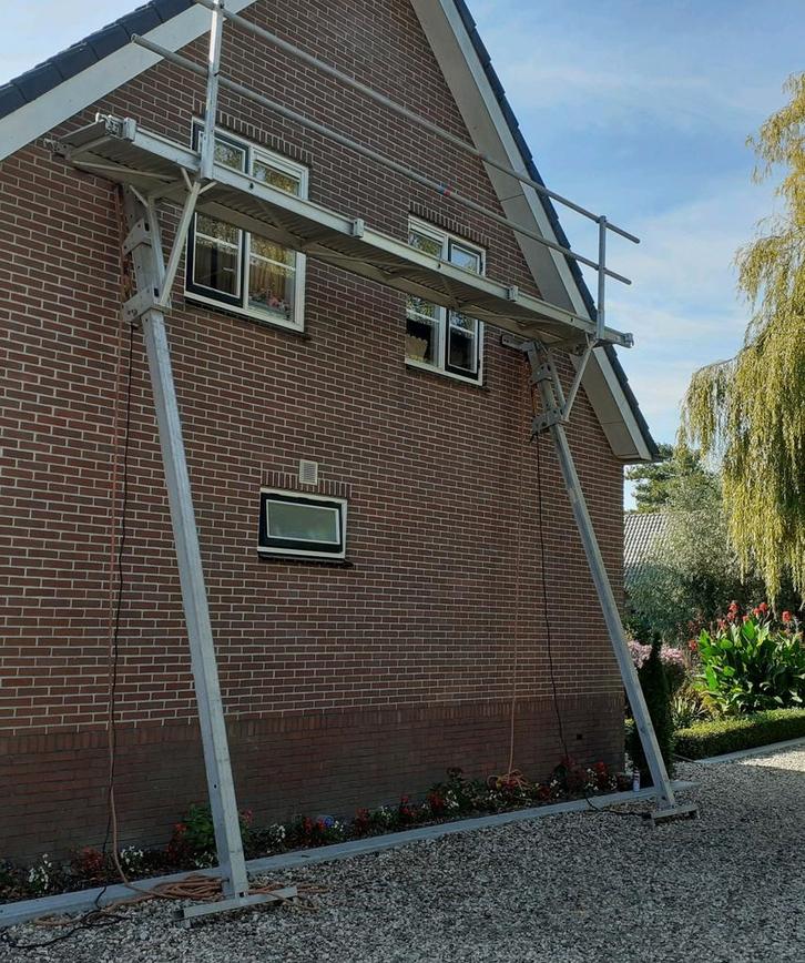 Gevel Steiger/ altrex stelling/hefsteiger werkbrug /loopbrug, Doe-het-zelf en Verbouw, Steigers, Rolsteiger of Kamersteiger, 5 meter of hoger