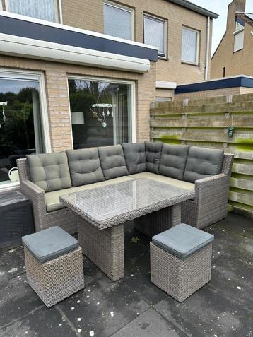Loungeset  beschikbaar voor biedingen