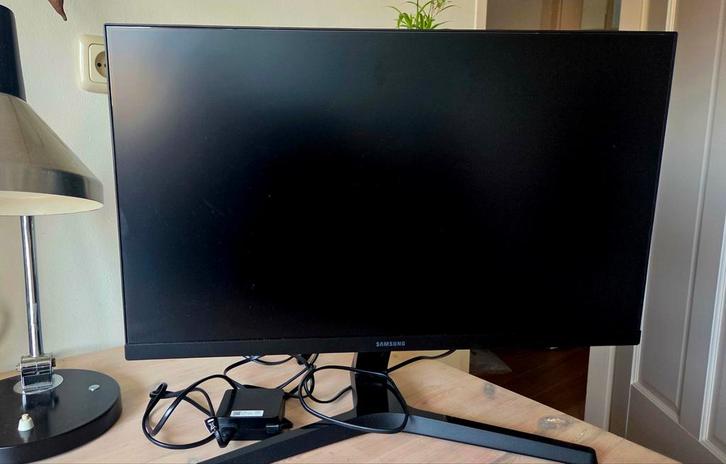 Samsung 24 inch Beeldscherm, Computers en Software, Monitoren, Gebruikt, 60 Hz of minder, HDMI, VGA, Gaming, Kantelbaar, LED, Full HD
