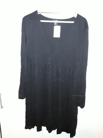 H&M Zwarte Jurk Met Diepe V-hals Maat XL NIEUW beschikbaar voor biedingen