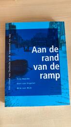 Aan de rand van de ramp watersnood 1953 Eiland van Dordrecht, Boeken, Geschiedenis | Stad en Regio, Ophalen of Verzenden, 20e eeuw of later