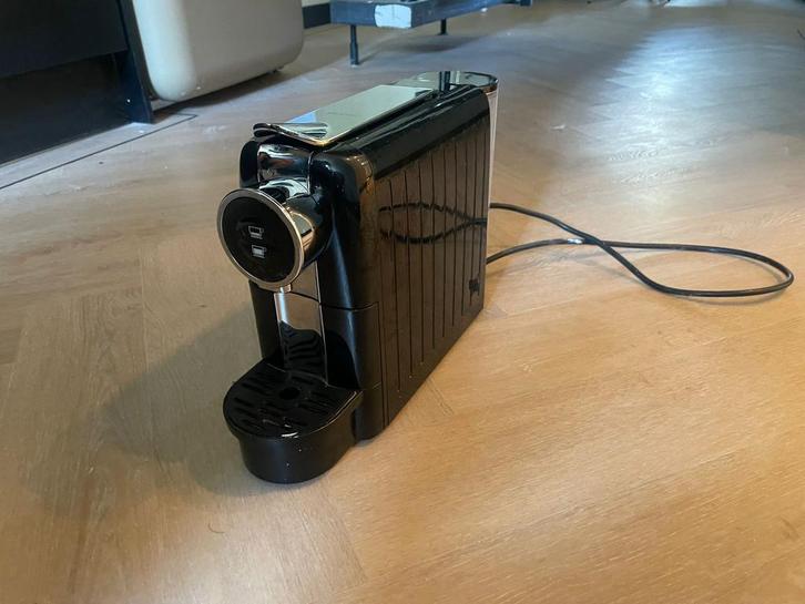 Nespresso Magimix Koffiemachine – Zwart – Werkt perfect, Witgoed en Apparatuur, Koffiezetapparaten, Zo goed als nieuw, Koffiemachine