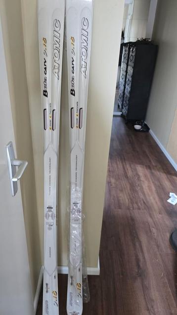 Atomic Beta Carv 9.18 ski’s Nieuw Retro carving klassieker beschikbaar voor biedingen