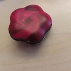 yves rocher creme parfum in rozendoosje mini, Verzenden, Zo goed als nieuw, Miniatuur, Gevuld