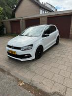 Volkswagen Polo 1.2 TSI Highline R-line | Panorama | Sport+, Auto's, Volkswagen, Zwart, 4 cilinders, 1039 kg, Alcantara