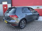 Volkswagen Golf 1.0 TSI Comfortline Business CAMERA / NAVI /, Stof, Gebruikt, Bedrijf, Handgeschakeld