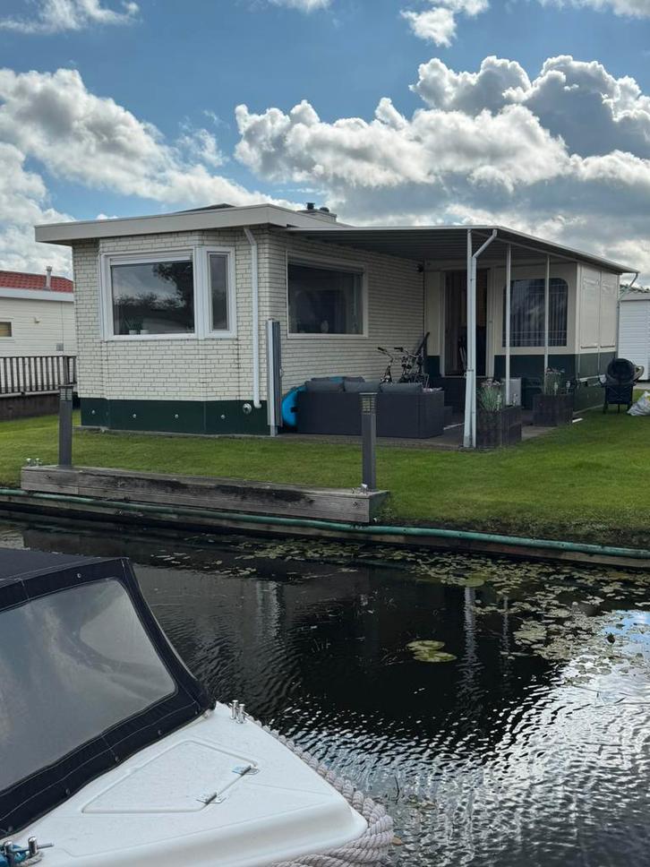 Te koop: Ruim chalet aan het water - Wanneperveen, Caravans en Kamperen, Stacaravans, tot en met 3, Ophalen