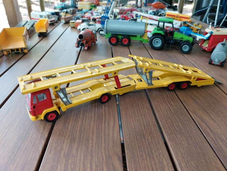 Siku Mercedes-Benz vrachtwagen autotransport met oplegger, Hobby en Vrije tijd, Modelauto's | 1:32, Gebruikt, Bus of Vrachtwagen