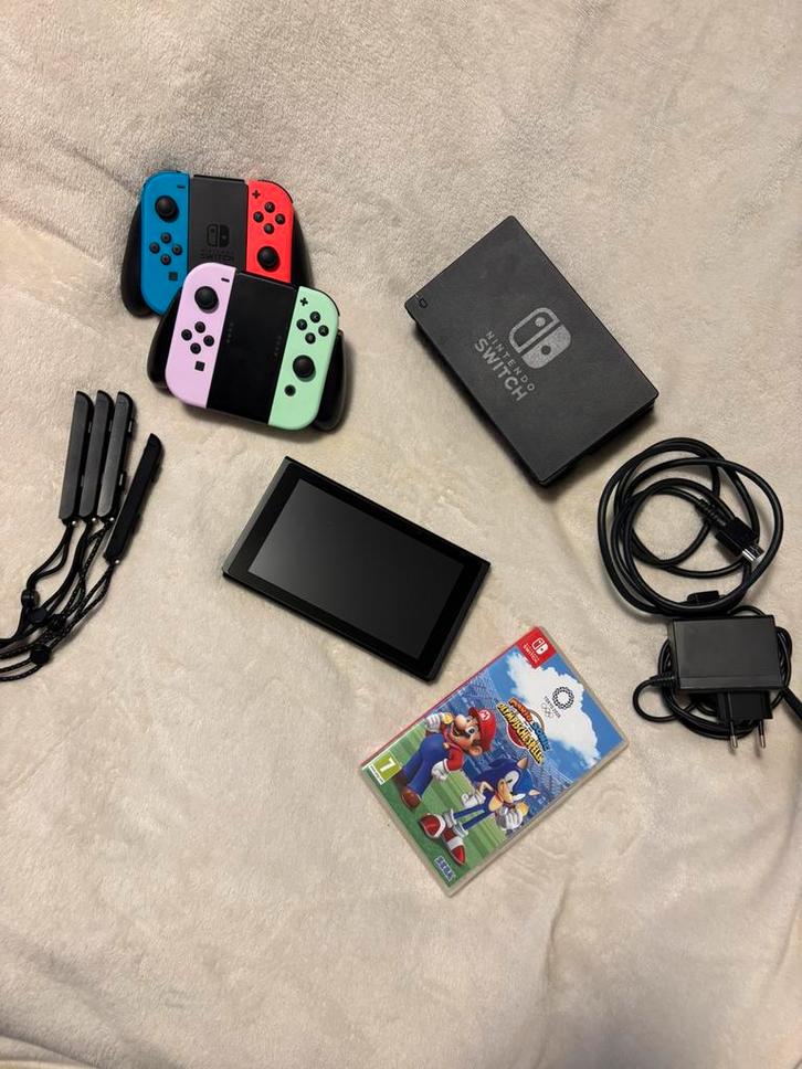 Switch, Spelcomputers en Games, Spelcomputers | Nintendo Switch, Nieuw, Switch Original, Met 2 controllers, Met games, Ophalen