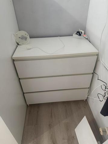 Malm kast