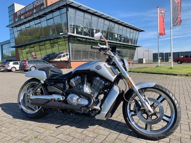 Harley-Davidson VRSCF VROD MUSCLE V-ROD 1e eig (bj 2009), Motoren, Motoren | Harley-Davidson, Bedrijf, Overig