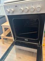 Fornuis 4 jaar oud., Witgoed en Apparatuur, Fornuizen, Gebruikt, Gas, Vrijstaand, 85 tot 90 cm