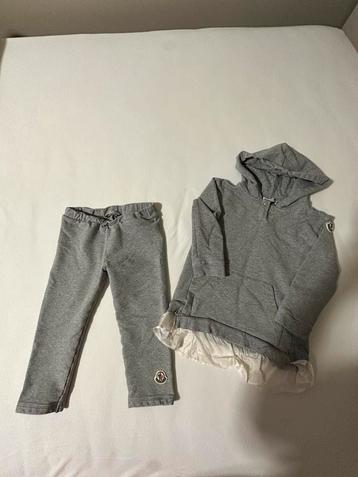 Moncler Pak Maat 98 beschikbaar voor biedingen