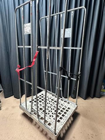 Rolcontainer demontabel beschikbaar voor biedingen