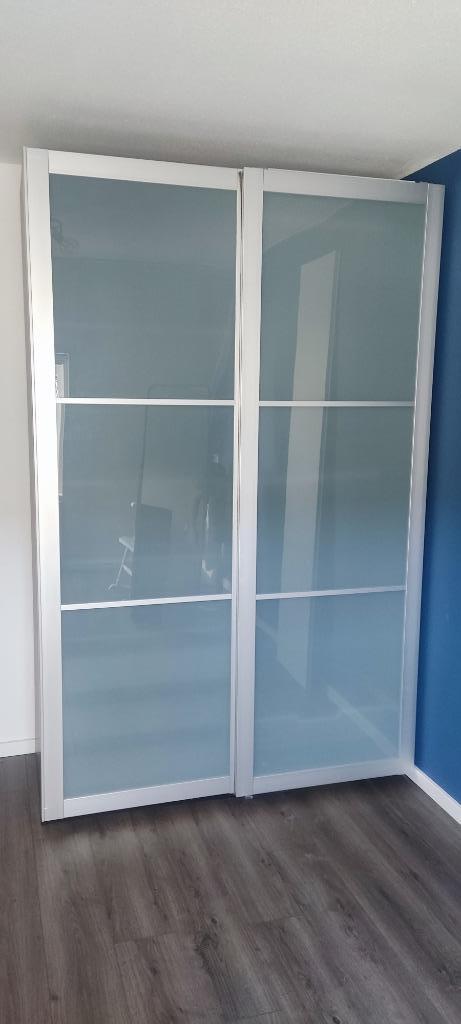 Mooie kledingkast met glas deuren, veel planken. Leveren mgl, Huis en Inrichting, Kasten | Kledingkasten, Gebruikt, 200 cm of meer