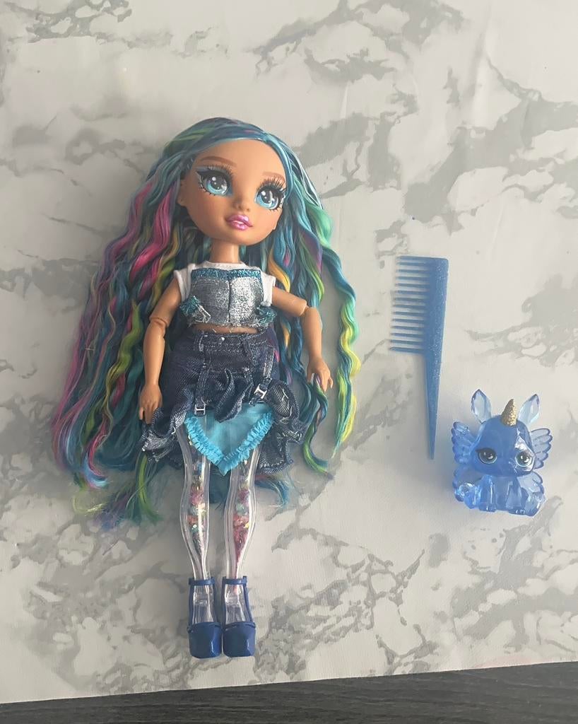 Nieuw Rainbow High zonder verpakking., Ophalen of Verzenden, Zo goed als nieuw, Pop