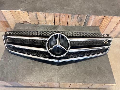 Mercedes C Klasse w204 C63 amg Grille origineel met embleem, Auto-onderdelen, Airco en Verwarming, Mercedes-Benz, Gebruikt, Ophalen of Verzenden