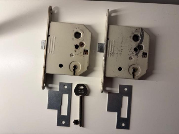 Binnendeursloten, blinde deurschild en sluitplaten, Doe-het-zelf en Verbouw, Hang- en Sluitwerk, Gebruikt, Slot, Overige materialen