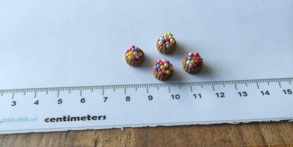 Poppenhuis miniaturen gebakjes 309, Ophalen of Verzenden, Nieuw, Poppenhuis