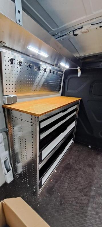 Inbouwer omvormer elektronica Mobil  beschikbaar voor biedingen