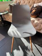 2x Zuiver kunststof stoelen – samen €25, Ophalen, Kunststof, Twee, Zo goed als nieuw