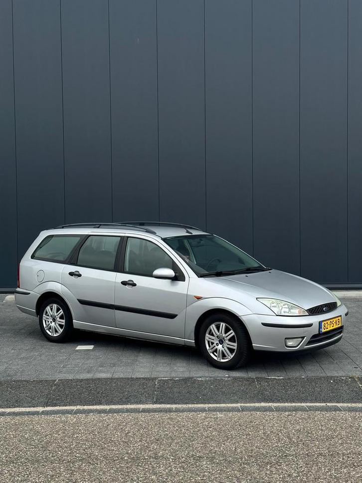 Ford Focus 1.6 I Wagon AUTOMAAT 2004 Grijs, Auto's, Ford, Particulier, Focus, Airbags, Airconditioning, Bluetooth, Centrale vergrendeling