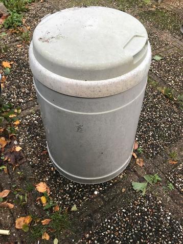 Compostbak gratis beschikbaar voor biedingen