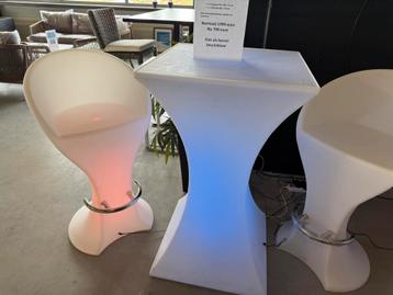 barkrukken 2 of 4 met tafel vanaf 299 euro beschikbaar voor biedingen
