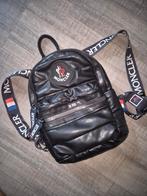 Moncler Rugtasje - Stijlvol en Compact, Overige merken, Minder dan 30 cm, Ophalen of Verzenden, Minder dan 25 cm