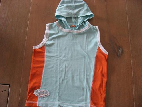 oranje / blauw mouwloos t-shirt met capuchon, maat 134/140, Kinderen en Baby's, Kinderkleding | Maat 134, Zo goed als nieuw, Jongen