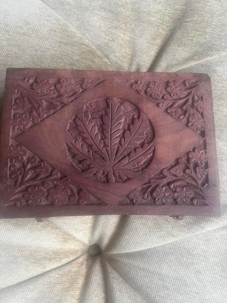 Houten Handvervaardigd Doosje met Bong ( Waterpijpje )., Ophalen of Verzenden, Zo goed als nieuw, (Water)pijp