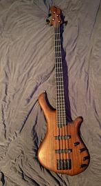 Mayones BE4 basgitaar, Muziek en Instrumenten, Ophalen, Zo goed als nieuw