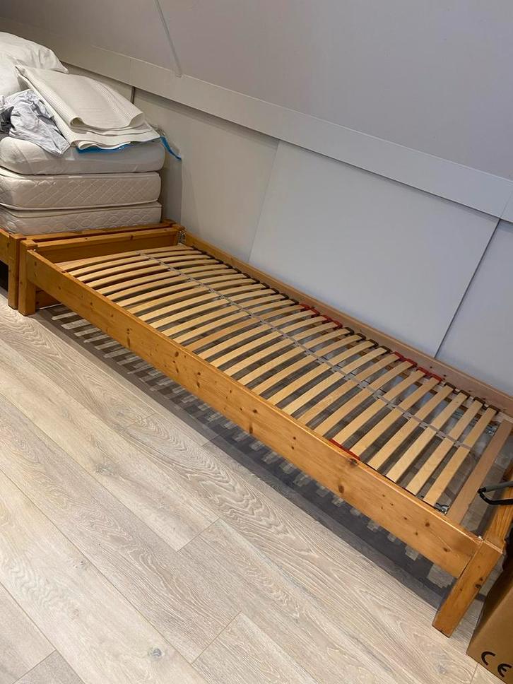 2 complete eenpersoonsbedden met lattenbodem en matras, Huis en Inrichting, Slaapkamer | Bedden, Gebruikt, Eenpersoons, 90 cm