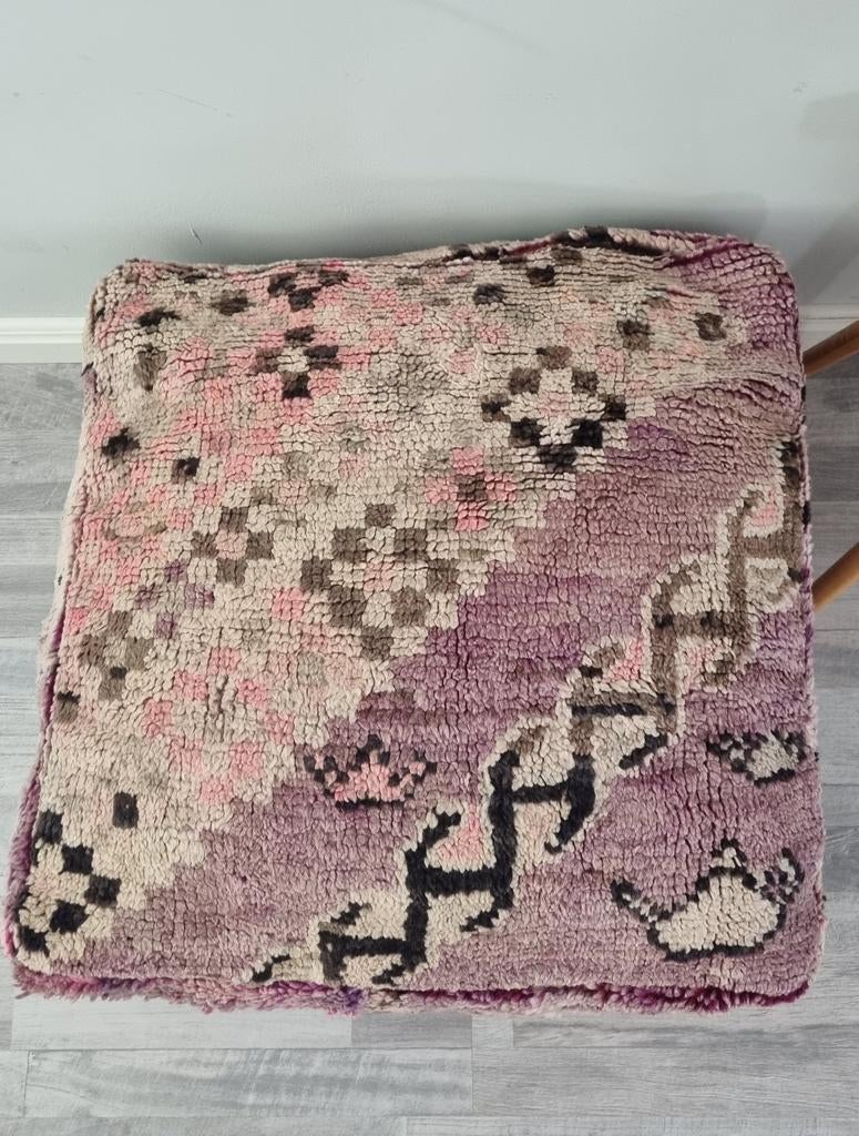 Paarse roze vintage poef, pastel kleur zitkussen, Verzenden, 50 tot 75 cm, 50 tot 75 cm