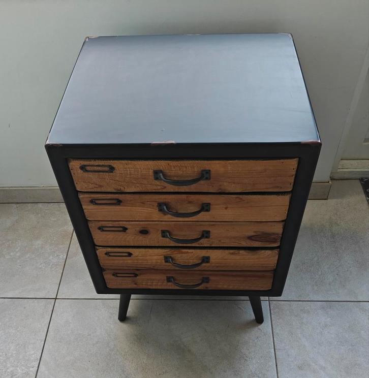 Dutchbone Sol (m) ladekast - Industrieel design, Huis en Inrichting, Kasten | Dressoirs, Gebruikt, 50 tot 100 cm, 25 tot 50 cm