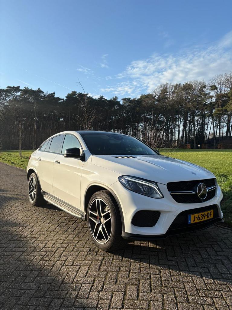 Mercedes-Benz GLE 350d COUPE 21inch pano headup h&k trekhaak, Auto's, Automaat, 258 pk, 255 €/maand, GLE