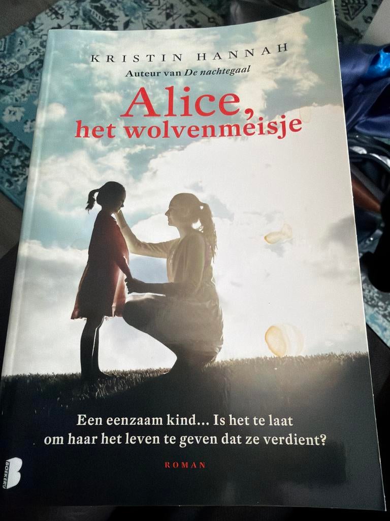 WK5.   Alice, het wolvenmeisje - Kristin Hannah (Roman), Boeken, Ophalen of Verzenden, Zo goed als nieuw, Nederland