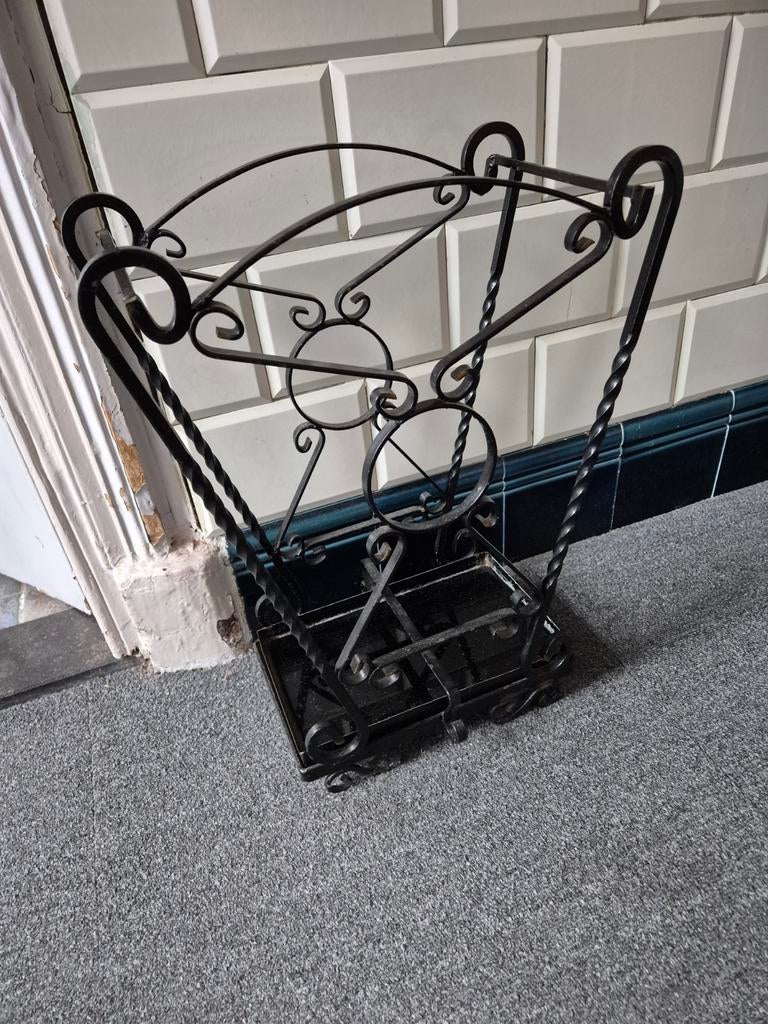 Mooie oude paraplu bak, Ophalen