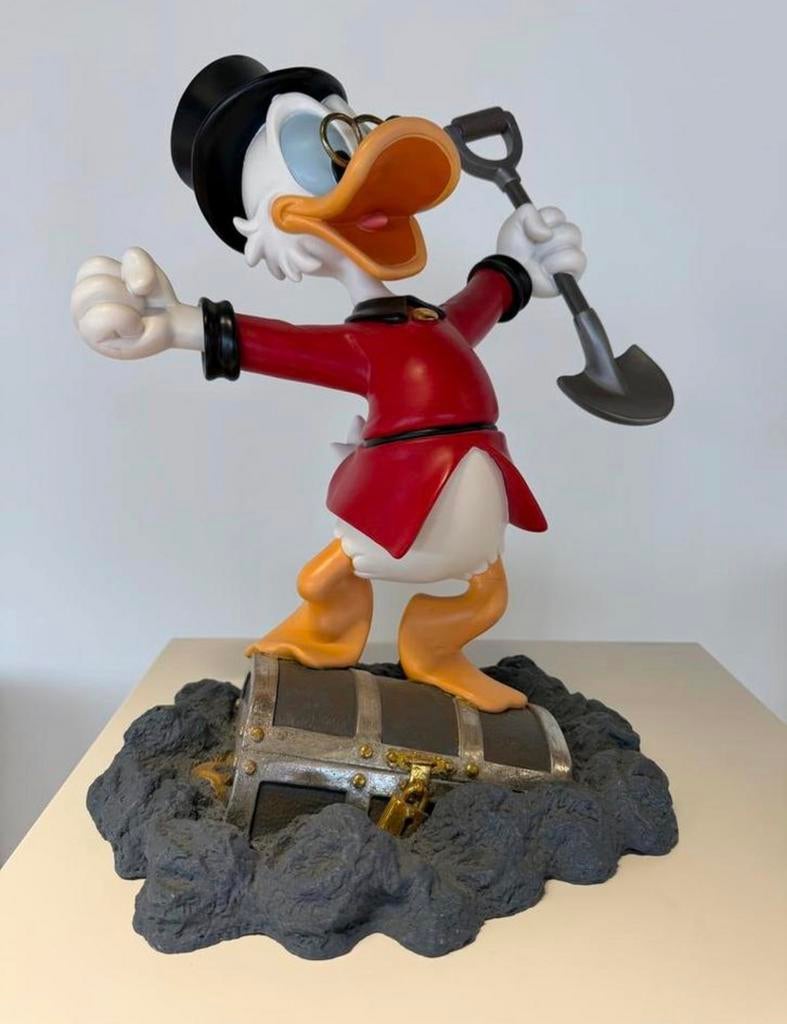 Dagobert Duck beeld rasin materiaal 100%, Verzamelen, Ophalen of Verzenden, Overige figuren, Zo goed als nieuw, Beeldje of Figuurtje